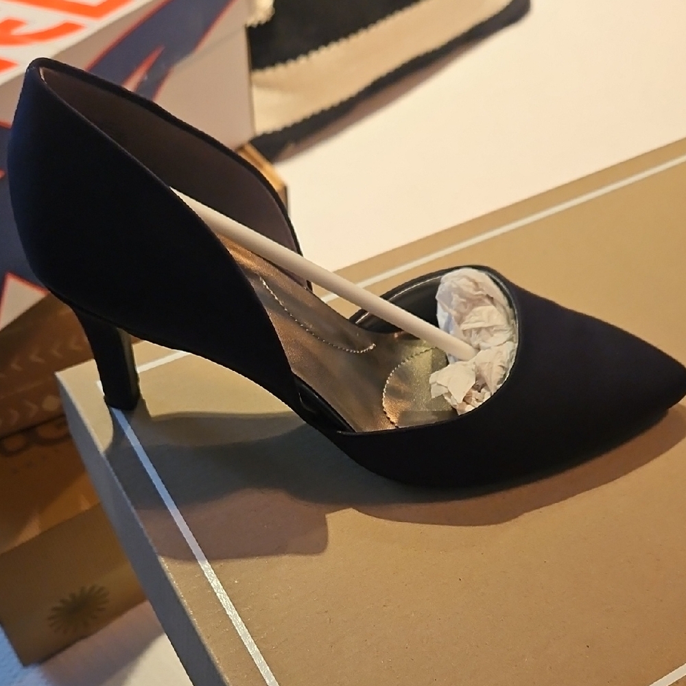 Bandolino Classic Black Heels